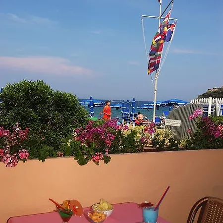 Ξενοδοχείο Frank's 3*